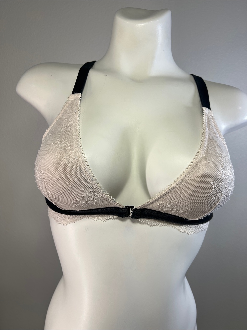 Victoria's Secret Black & Cream Lace Triangle Bralette with Front Closure XS